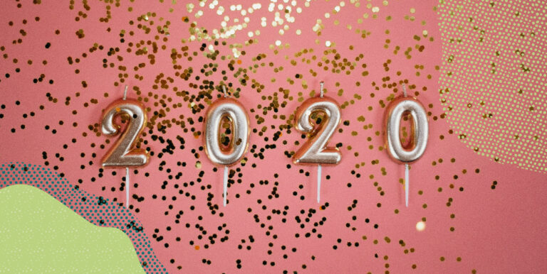 2020-shaped balloons