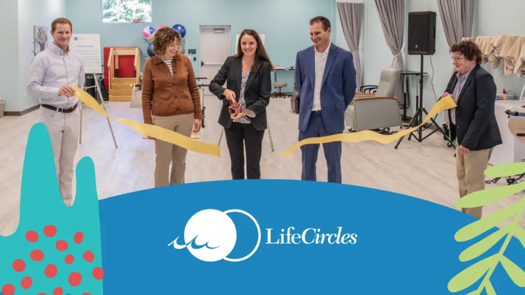 Members of LifeCircles PACE cut the ribbon at their ribbon cutting ceremony.